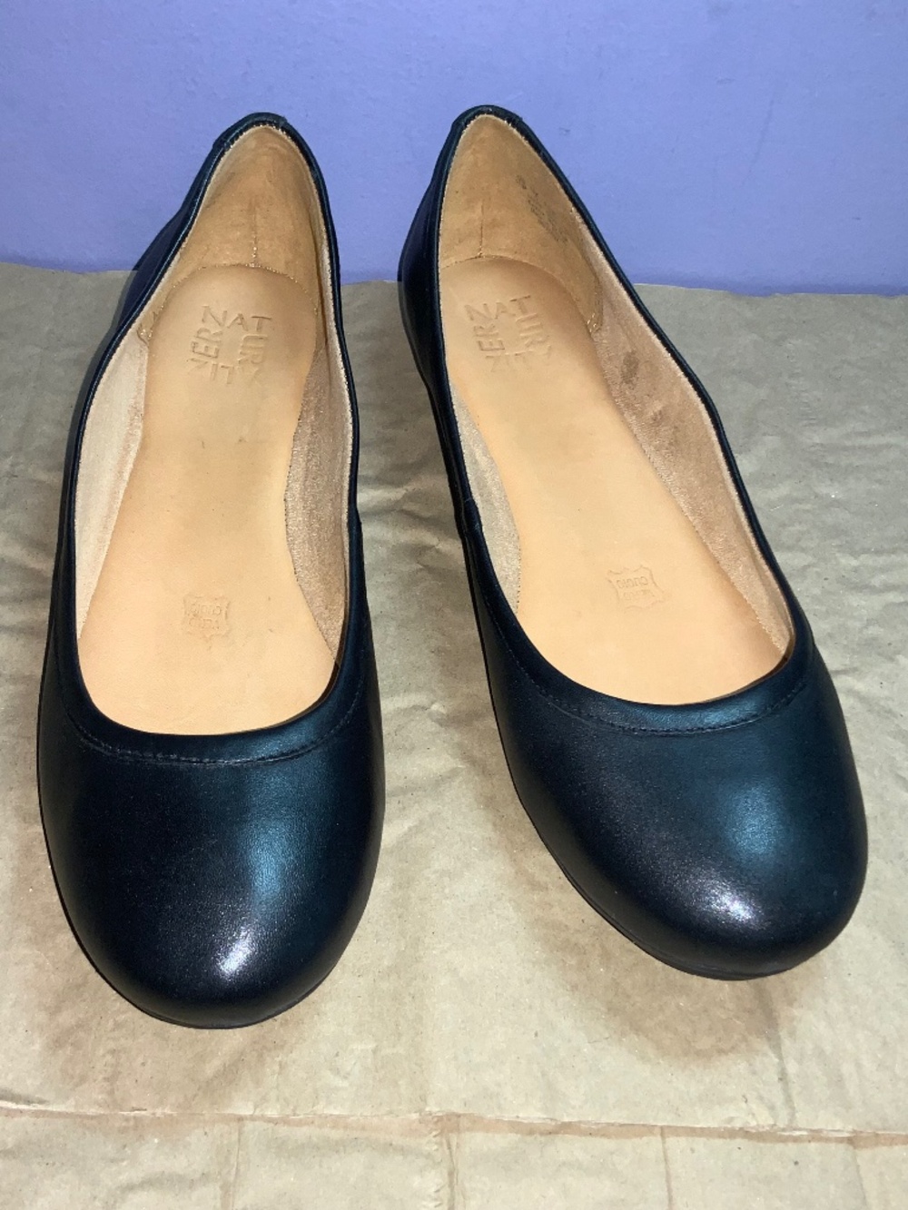 Naturalizer black leather flats Sz 11M classic minimalist